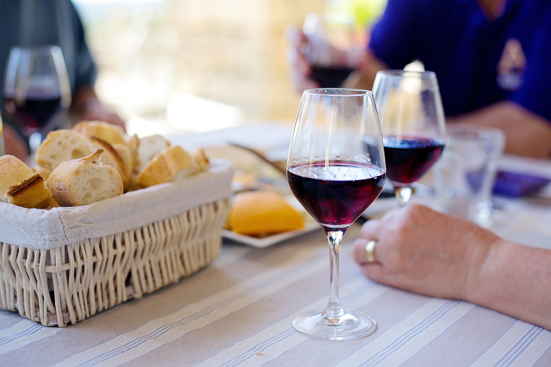 Qué es el trasiego del vino