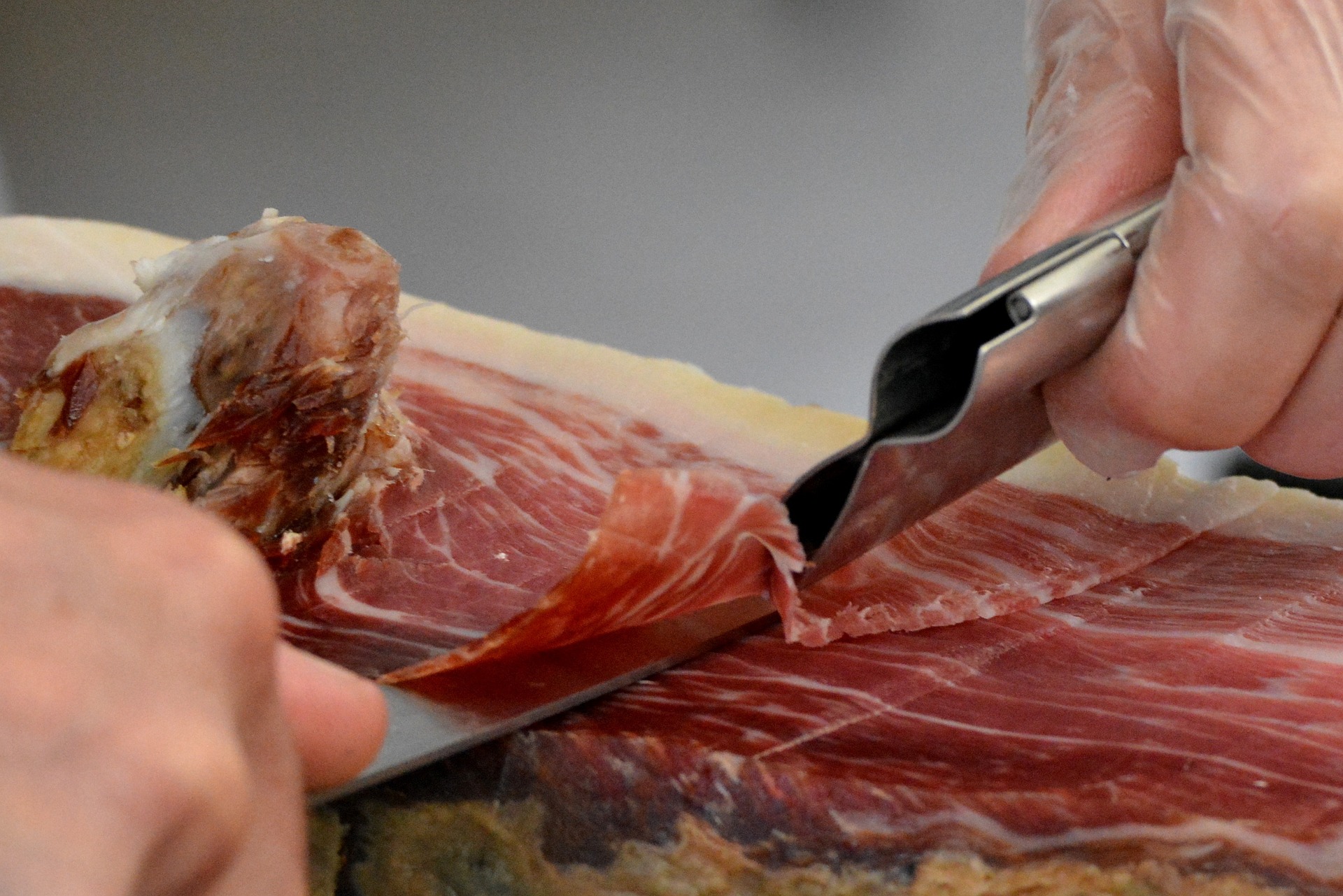 Los 5 mejores vinos para acompañar el jamón español