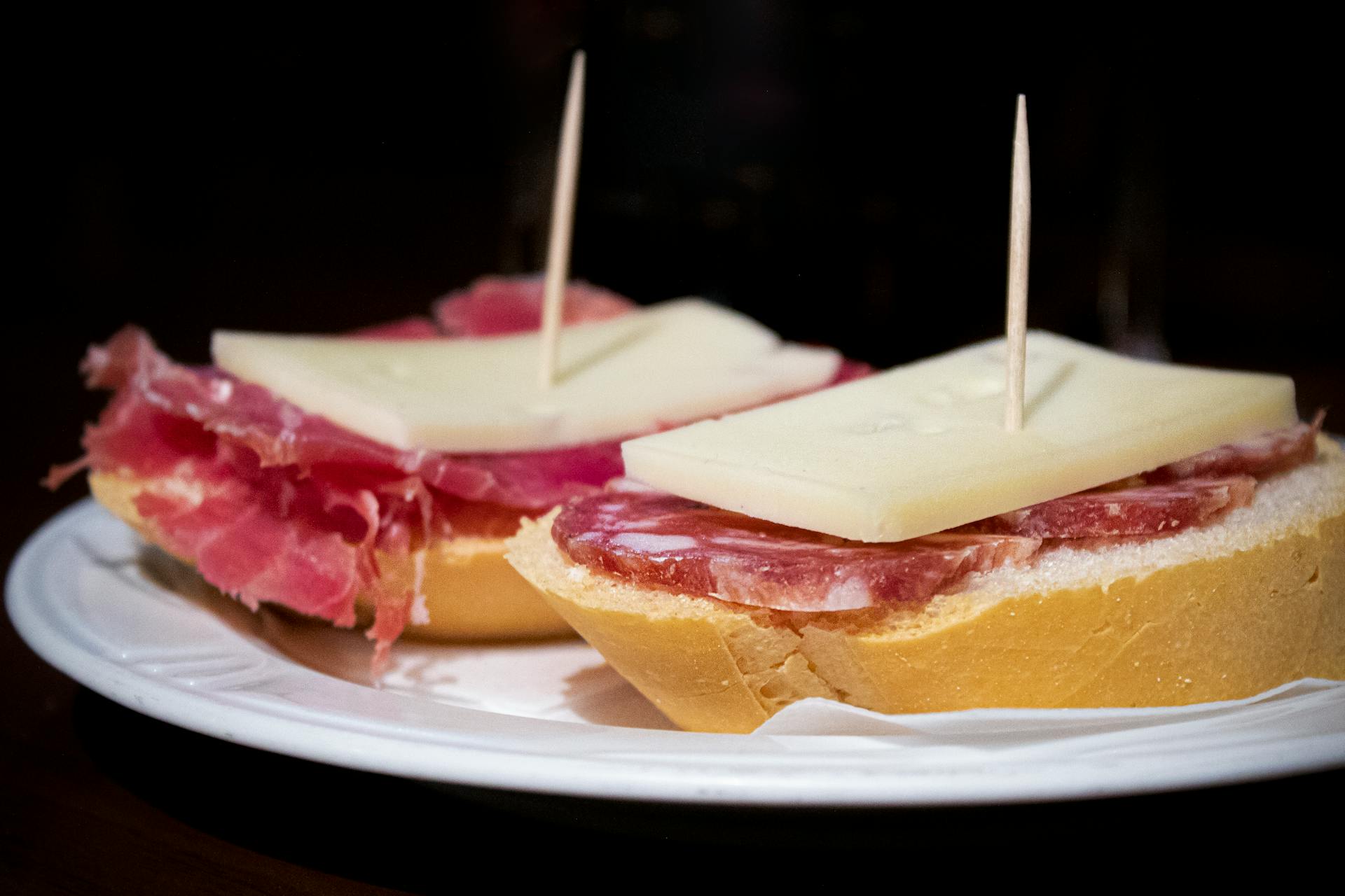 ¿Qué vino va bien con jamón ibérico?