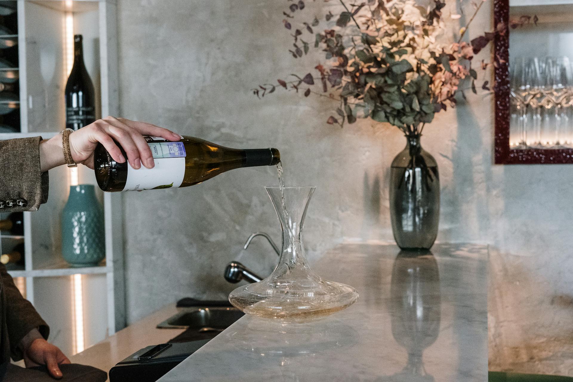 Para qué es el hueco de las botellas de vino